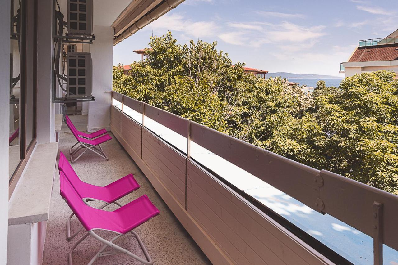 Amadina Garden Hotell Lozenets Exteriör bild