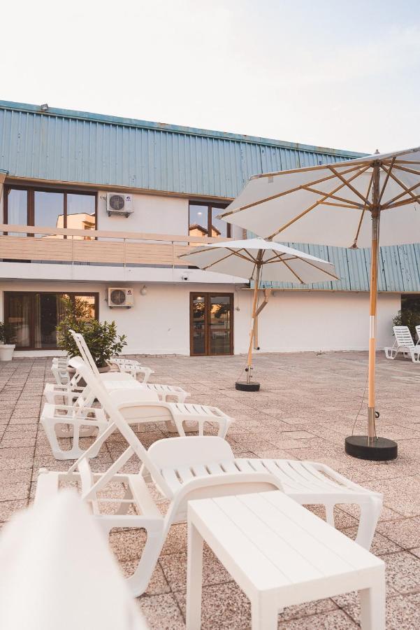 Amadina Garden Hotell Lozenets Exteriör bild